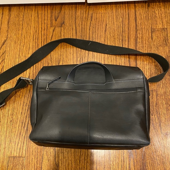 Tumi Tech Messenger Bag - Picture 2 of 3